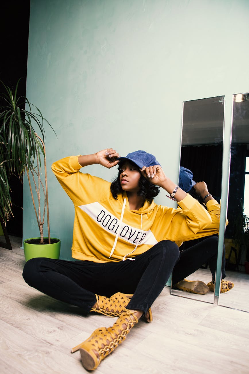 Cómo usar una chaqueta de mezclilla en 10 formas&nbsp;modernas